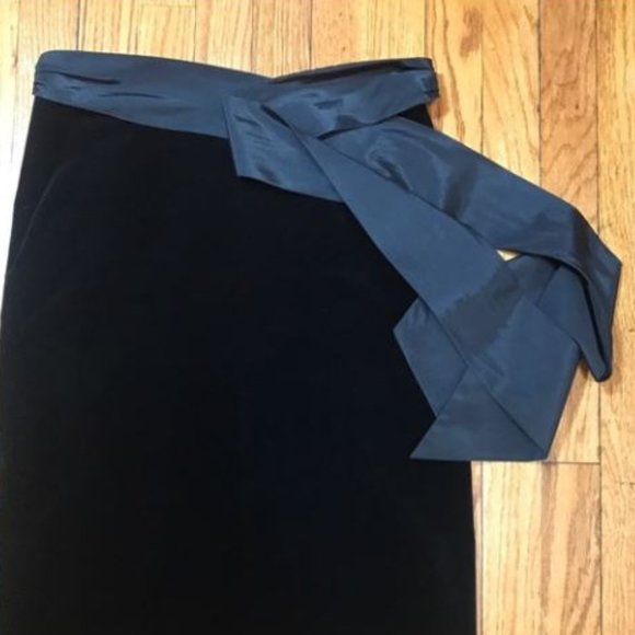 Theory Black Velvet Pencil Skirt with Bow - Picture 2 of 8